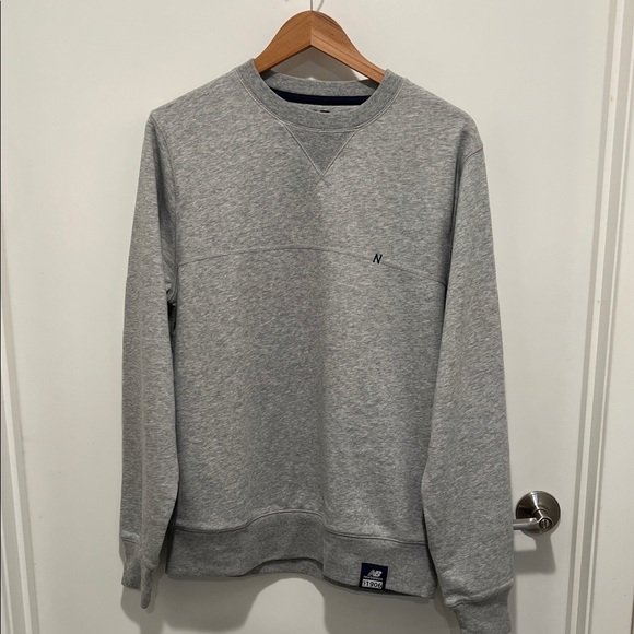 New Balance - Men's Grey Essentials Crew Neck Sweatshirt Fleece MT53513-AG - Picture 1 of 4
